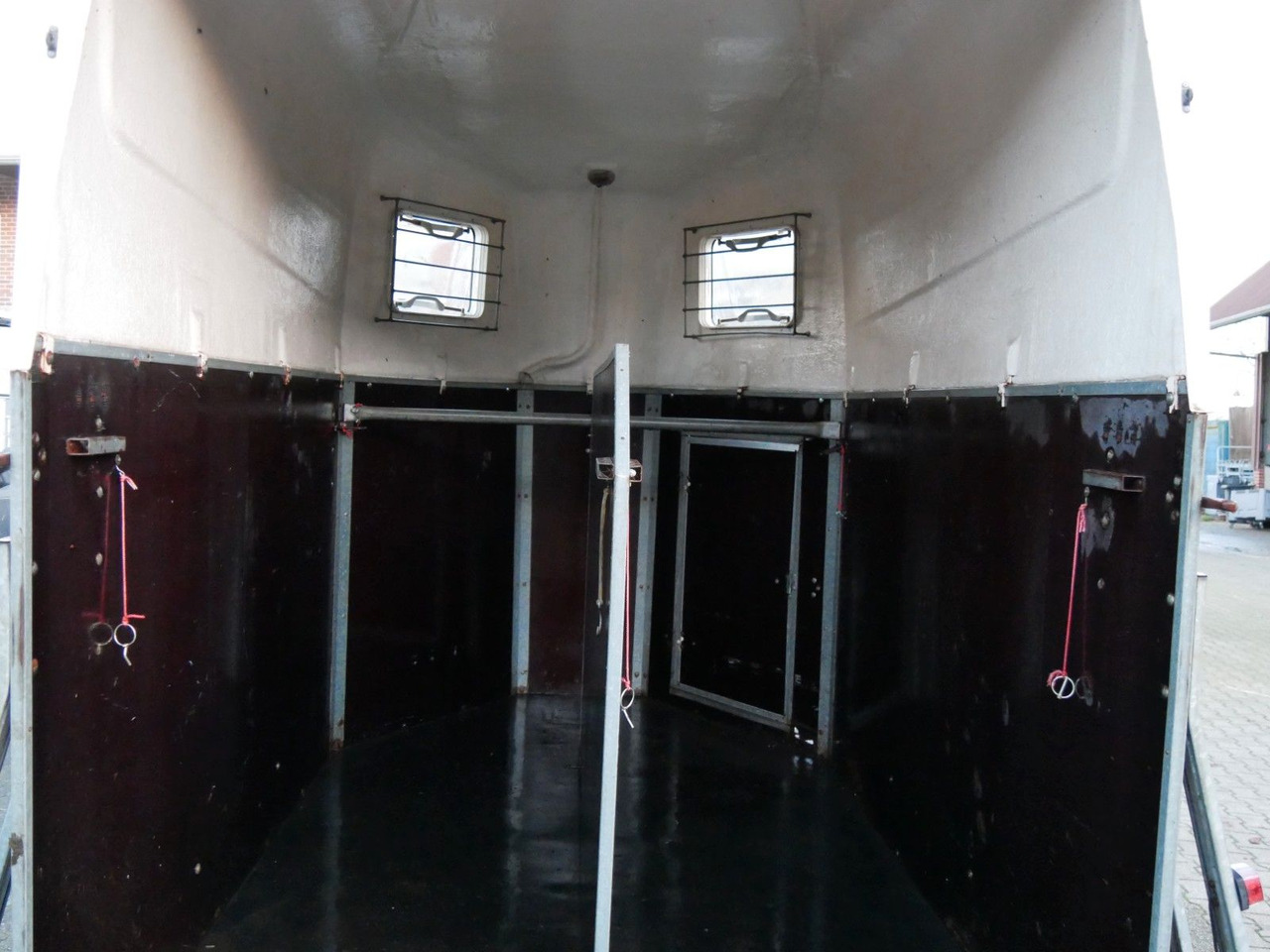 Holz Poly 2 Pferde - Prikolica za prijevoz stoke: slika Holz Poly 2 Pferde - Prikolica za prijevoz stoke Holz Poly 2 Pferde - Prikolica za prijevoz stoke: slika Holz Poly 2 Pferde - Prikolica za prijevoz stoke