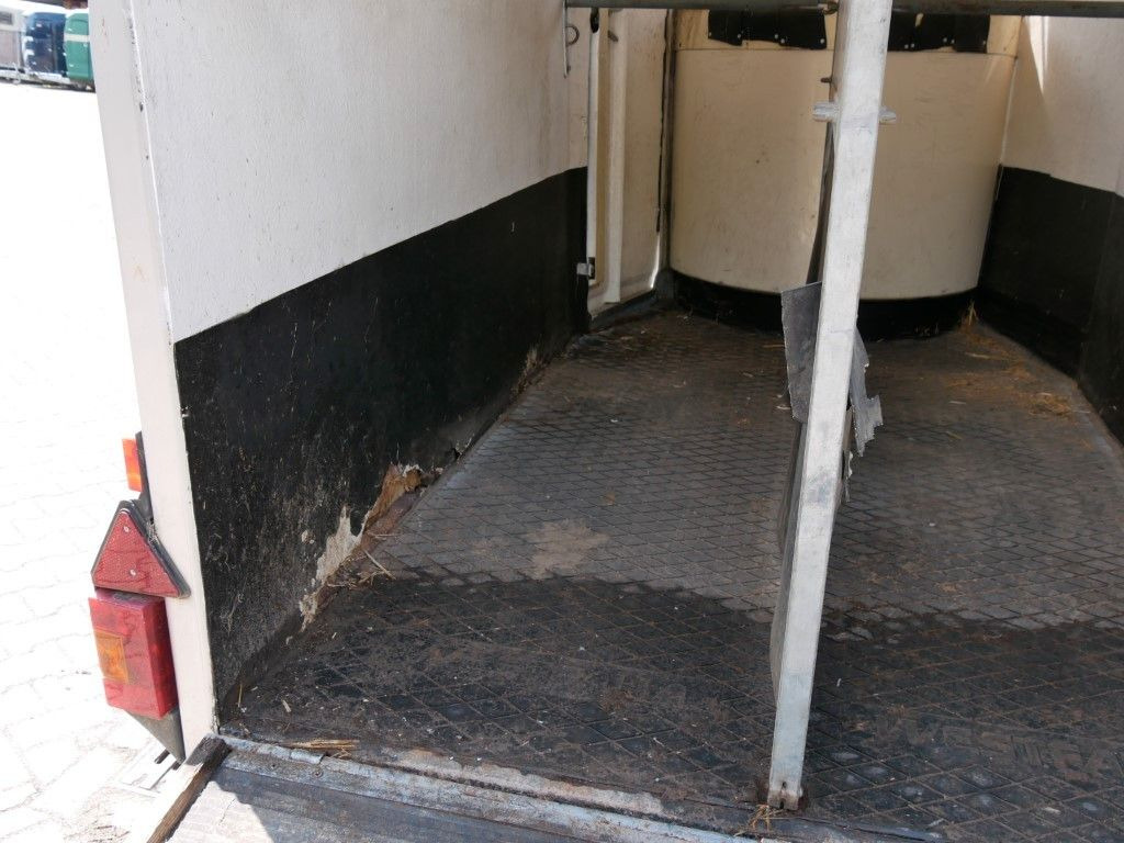 Prikolica za konje Westfalia Vollpoly 2 Pferde mit Sattelkammer: slika Prikolica za konje Westfalia Vollpoly 2 Pferde mit Sattelkammer