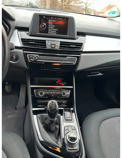 Limuzina BMW 2 Serie 216i Active Tourer*1.Hd.*unfallfrei*NAVI*Klima*Schalter: slika Limuzina BMW 2 Serie 216i Active Tourer*1.Hd.*unfallfrei*NAVI*Klima*Schalter