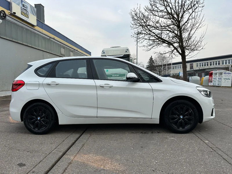 Limuzina BMW 2 Serie 216i Active Tourer*1.Hd.*unfallfrei*NAVI*Klima*Schalter: slika Limuzina BMW 2 Serie 216i Active Tourer*1.Hd.*unfallfrei*NAVI*Klima*Schalter