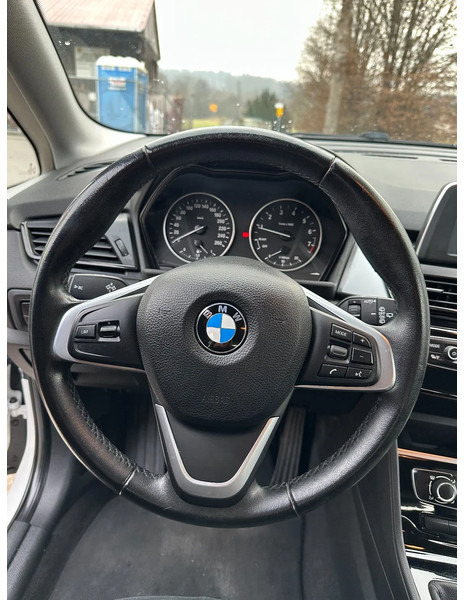 Limuzina BMW 2 Serie 216i Active Tourer*1.Hd.*unfallfrei*NAVI*Klima*Schalter: slika Limuzina BMW 2 Serie 216i Active Tourer*1.Hd.*unfallfrei*NAVI*Klima*Schalter