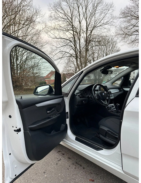Limuzina BMW 2 Serie 216i Active Tourer*1.Hd.*unfallfrei*NAVI*Klima*Schalter: slika Limuzina BMW 2 Serie 216i Active Tourer*1.Hd.*unfallfrei*NAVI*Klima*Schalter