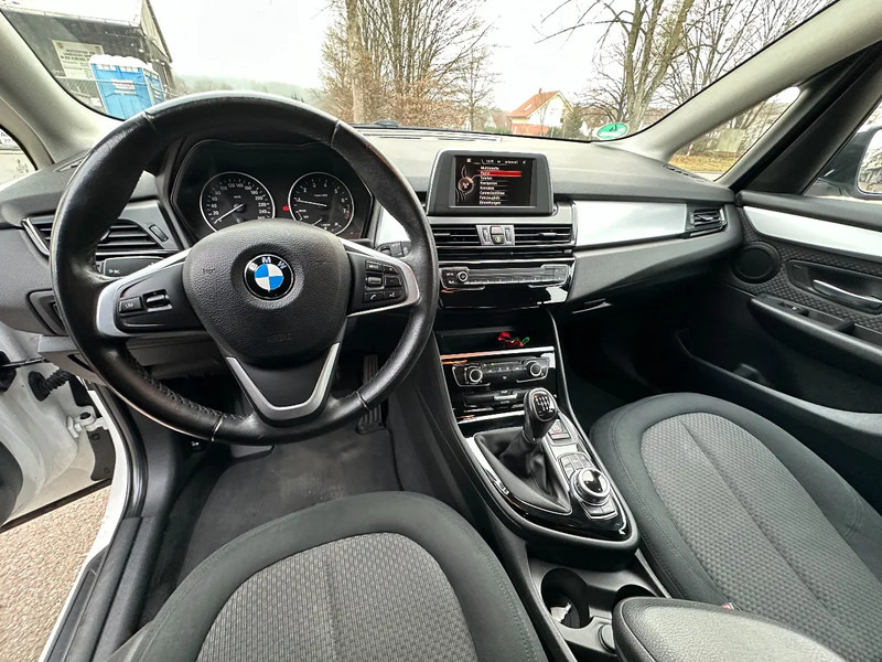 Limuzina BMW 2 Serie 216i Active Tourer*1.Hd.*unfallfrei*NAVI*Klima*Schalter: slika Limuzina BMW 2 Serie 216i Active Tourer*1.Hd.*unfallfrei*NAVI*Klima*Schalter