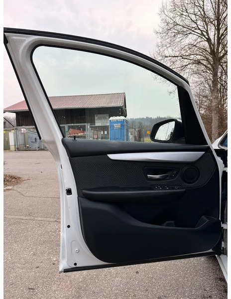 Limuzina BMW 2 Serie 216i Active Tourer*1.Hd.*unfallfrei*NAVI*Klima*Schalter: slika Limuzina BMW 2 Serie 216i Active Tourer*1.Hd.*unfallfrei*NAVI*Klima*Schalter