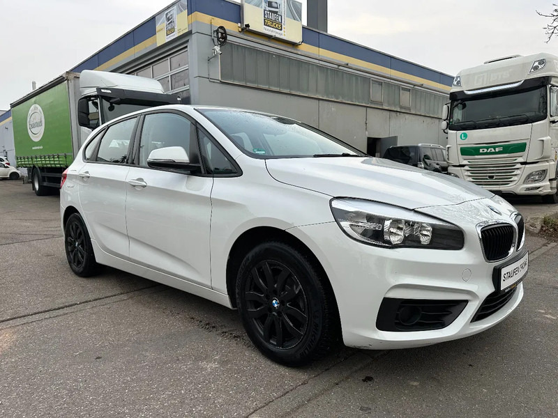 Limuzina BMW 2 Serie 216i Active Tourer*1.Hd.*unfallfrei*NAVI*Klima*Schalter: slika Limuzina BMW 2 Serie 216i Active Tourer*1.Hd.*unfallfrei*NAVI*Klima*Schalter