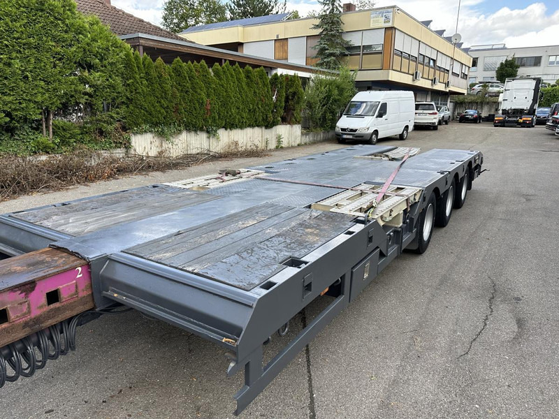 Broshuis Tele Semi Tieflader Luft 4.5 m auszieh u. 3 m verb Tele Semi Tieflader Luft 4.5 m auszieh u. 3 m verbreiterb. - Poluprikolica s niskim utovarivačem: slika Broshuis Tele Semi Tieflader Luft 4.5 m auszieh u. 3 m verb Tele Semi Tieflader Luft 4.5 m auszieh u. 3 m verbreiterb. - Poluprikolica s niskim utovarivačem Broshuis Tele Semi Tieflader Luft 4.5 m auszieh u. 3 m verb Tele Semi Tieflader Luft 4.5 m auszieh u. 3 m verbreiterb. - Poluprikolica s niskim utovarivačem: slika Broshuis Tele Semi Tieflader Luft 4.5 m auszieh u. 3 m verb Tele Semi Tieflader Luft 4.5 m auszieh u. 3 m verbreiterb. - Poluprikolica s niskim utovarivačem