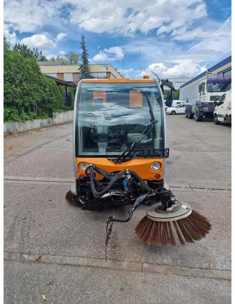 Bucher Kehrmaschine BUCHER-GUYER Kehrmaschine EG 4.500 kg Diesel Topzustand - Pometač podova: slika Bucher Kehrmaschine BUCHER-GUYER Kehrmaschine EG 4.500 kg Diesel Topzustand - Pometač podova Bucher Kehrmaschine BUCHER-GUYER Kehrmaschine EG 4.500 kg Diesel Topzustand - Pometač podova: slika Bucher Kehrmaschine BUCHER-GUYER Kehrmaschine EG 4.500 kg Diesel Topzustand - Pometač podova