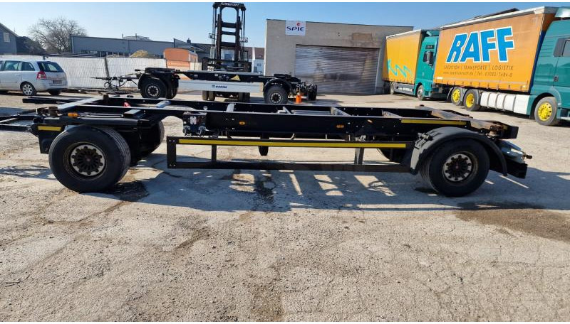 Kögel Lafette JUMBO Drehschemel Lafette 1m Abstellhöhe - Transporter kontejnera/ Prikolica s izmjenjivim sanducima: slika Kögel Lafette JUMBO Drehschemel Lafette 1m Abstellhöhe - Transporter kontejnera/ Prikolica s izmjenjivim sanducima Kögel Lafette JUMBO Drehschemel Lafette 1m Abstellhöhe - Transporter kontejnera/ Prikolica s izmjenjivim sanducima: slika Kögel Lafette JUMBO Drehschemel Lafette 1m Abstellhöhe - Transporter kontejnera/ Prikolica s izmjenjivim sanducima
