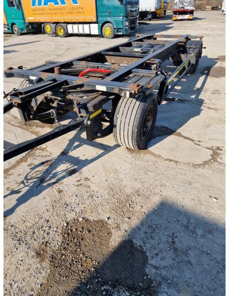 Kögel Lafette JUMBO Drehschemel Lafette 1m Abstellhöhe - Transporter kontejnera/ Prikolica s izmjenjivim sanducima: slika Kögel Lafette JUMBO Drehschemel Lafette 1m Abstellhöhe - Transporter kontejnera/ Prikolica s izmjenjivim sanducima Kögel Lafette JUMBO Drehschemel Lafette 1m Abstellhöhe - Transporter kontejnera/ Prikolica s izmjenjivim sanducima: slika Kögel Lafette JUMBO Drehschemel Lafette 1m Abstellhöhe - Transporter kontejnera/ Prikolica s izmjenjivim sanducima