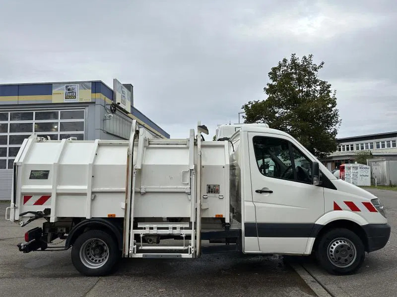 Mercedes-Benz 515 CDI Müllpresswagen Seitenlader Klima - Kamion za odvoz smeća: slika Mercedes-Benz 515 CDI Müllpresswagen Seitenlader Klima - Kamion za odvoz smeća Mercedes-Benz 515 CDI Müllpresswagen Seitenlader Klima - Kamion za odvoz smeća: slika Mercedes-Benz 515 CDI Müllpresswagen Seitenlader Klima - Kamion za odvoz smeća