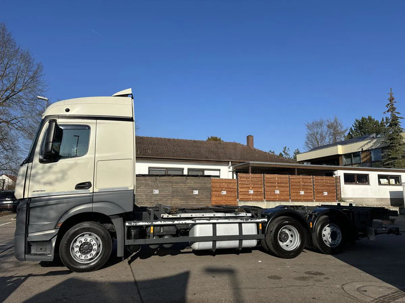 Mercedes-Benz Actros 2542 LL BDF Standard 6x2 LBW - Transporter kontejnera/ Kamion s izmjenjivim sanducima: slika Mercedes-Benz Actros 2542 LL BDF Standard 6x2 LBW - Transporter kontejnera/ Kamion s izmjenjivim sanducima Mercedes-Benz Actros 2542 LL BDF Standard 6x2 LBW - Transporter kontejnera/ Kamion s izmjenjivim sanducima: slika Mercedes-Benz Actros 2542 LL BDF Standard 6x2 LBW - Transporter kontejnera/ Kamion s izmjenjivim sanducima