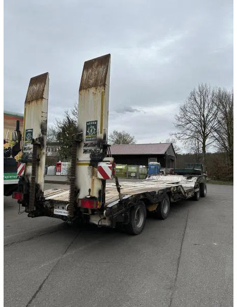 Müller-Mitteltal T4 4-Achs Tieflader Radmulden luftgefedert T4 4-Achs Tieflader Radmulden luftgefedert - Prikolica s niskim utovarivačem: slika Müller-Mitteltal T4 4-Achs Tieflader Radmulden luftgefedert T4 4-Achs Tieflader Radmulden luftgefedert - Prikolica s niskim utovarivačem Müller-Mitteltal T4 4-Achs Tieflader Radmulden luftgefedert T4 4-Achs Tieflader Radmulden luftgefedert - Prikolica s niskim utovarivačem: slika Müller-Mitteltal T4 4-Achs Tieflader Radmulden luftgefedert T4 4-Achs Tieflader Radmulden luftgefedert - Prikolica s niskim utovarivačem