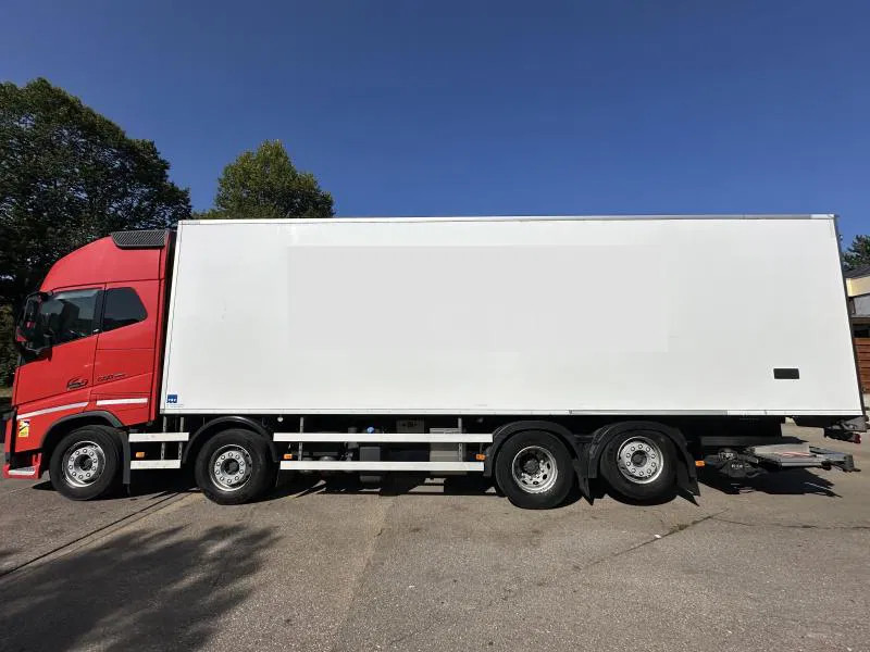 Volvo FH 16 550XL*8x2*Tief Kühlkoffer*ThermoKing*LBW - Kamion hladnjača: slika Volvo FH 16 550XL*8x2*Tief Kühlkoffer*ThermoKing*LBW - Kamion hladnjača Volvo FH 16 550XL*8x2*Tief Kühlkoffer*ThermoKing*LBW - Kamion hladnjača: slika Volvo FH 16 550XL*8x2*Tief Kühlkoffer*ThermoKing*LBW - Kamion hladnjača