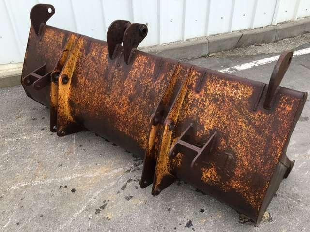 CASE 2300mm - Tractopelle - Utovarna korpa: slika CASE 2300mm - Tractopelle - Utovarna korpa CASE 2300mm - Tractopelle - Utovarna korpa: slika CASE 2300mm - Tractopelle - Utovarna korpa