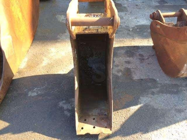 CATERPILLAR 290mm - Type Tractopelle - Korpa za bager: slika CATERPILLAR 290mm - Type Tractopelle - Korpa za bager CATERPILLAR 290mm - Type Tractopelle - Korpa za bager: slika CATERPILLAR 290mm - Type Tractopelle - Korpa za bager