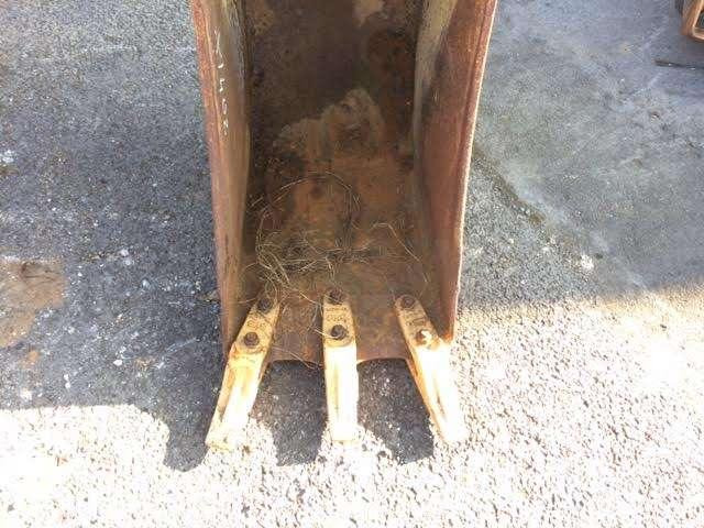 CATERPILLAR 415mm - Type Tractopelle - Korpa za bager: slika CATERPILLAR 415mm - Type Tractopelle - Korpa za bager CATERPILLAR 415mm - Type Tractopelle - Korpa za bager: slika CATERPILLAR 415mm - Type Tractopelle - Korpa za bager