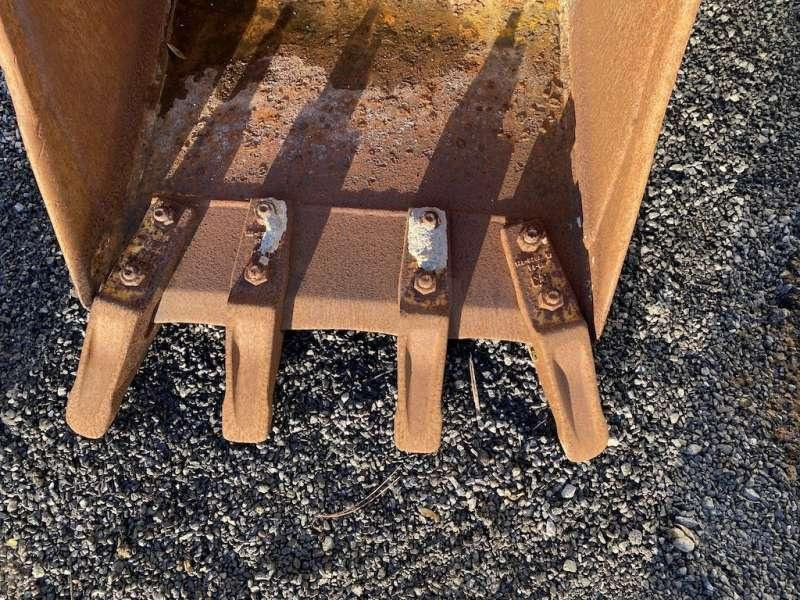 CATERPILLAR 570mm - type tractopelle - Korpa za bager: slika CATERPILLAR 570mm - type tractopelle - Korpa za bager CATERPILLAR 570mm - type tractopelle - Korpa za bager: slika CATERPILLAR 570mm - type tractopelle - Korpa za bager