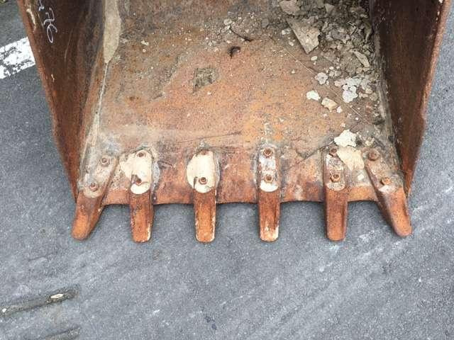 CATERPILLAR 880mm - Korpa za bager: slika CATERPILLAR 880mm - Korpa za bager CATERPILLAR 880mm - Korpa za bager: slika CATERPILLAR 880mm - Korpa za bager