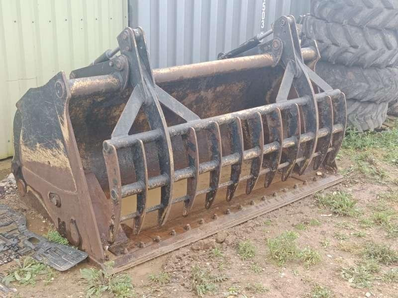 MAGSI 3800 Litres - Mâchoires - Utovarna korpa: slika MAGSI 3800 Litres - Mâchoires - Utovarna korpa MAGSI 3800 Litres - Mâchoires - Utovarna korpa: slika MAGSI 3800 Litres - Mâchoires - Utovarna korpa