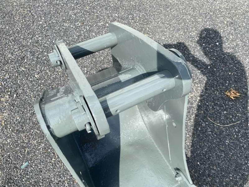 VOLVO BL71 - 450mm - Korpa za bager: slika VOLVO BL71 - 450mm - Korpa za bager VOLVO BL71 - 450mm - Korpa za bager: slika VOLVO BL71 - 450mm - Korpa za bager