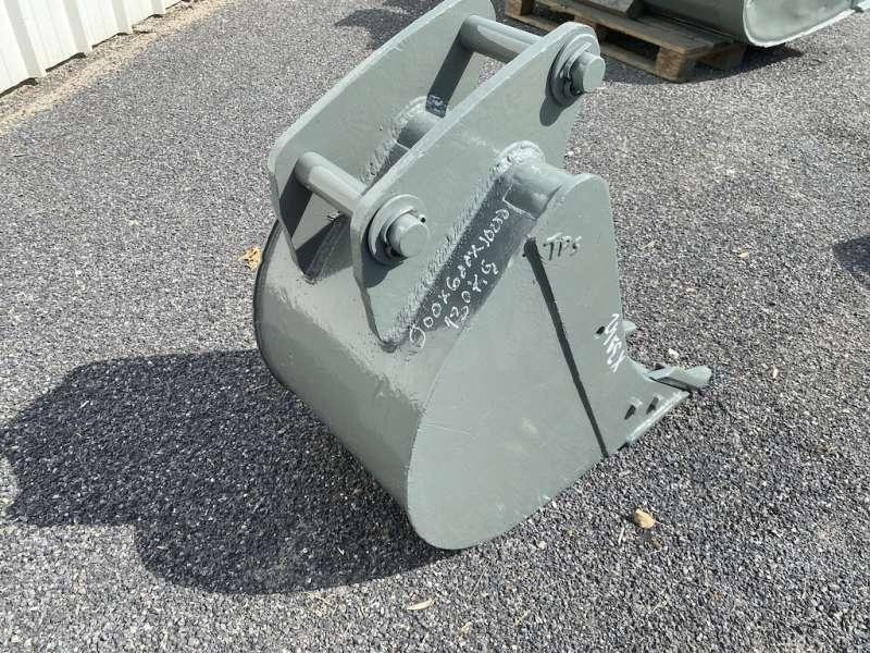 VOLVO BL71 - 450mm - Korpa za bager: slika VOLVO BL71 - 450mm - Korpa za bager VOLVO BL71 - 450mm - Korpa za bager: slika VOLVO BL71 - 450mm - Korpa za bager