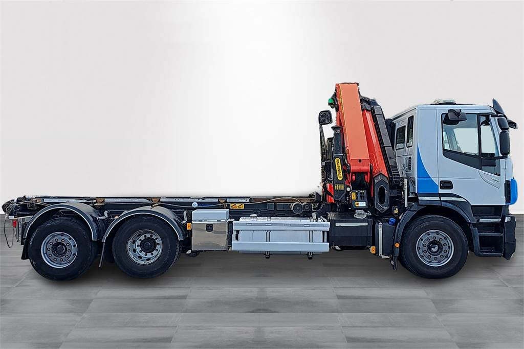 Iveco Stralis 480 - Kamion s kranom: slika Iveco Stralis 480 - Kamion s kranom Iveco Stralis 480 - Kamion s kranom: slika Iveco Stralis 480 - Kamion s kranom