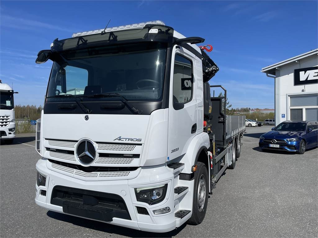 Mercedes-Benz ACTROS 2532L 6x2 - Kamion s kranom: slika Mercedes-Benz ACTROS 2532L 6x2 - Kamion s kranom Mercedes-Benz ACTROS 2532L 6x2 - Kamion s kranom: slika Mercedes-Benz ACTROS 2532L 6x2 - Kamion s kranom