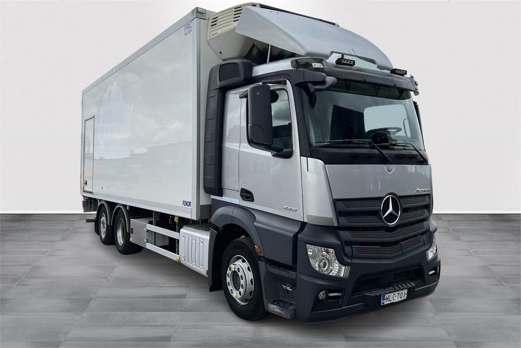 Mercedes-Benz ACTROS 2551 6X2 FRC 06/2027 - Izotermni kamion: slika Mercedes-Benz ACTROS 2551 6X2 FRC 06/2027 - Izotermni kamion Mercedes-Benz ACTROS 2551 6X2 FRC 06/2027 - Izotermni kamion: slika Mercedes-Benz ACTROS 2551 6X2 FRC 06/2027 - Izotermni kamion