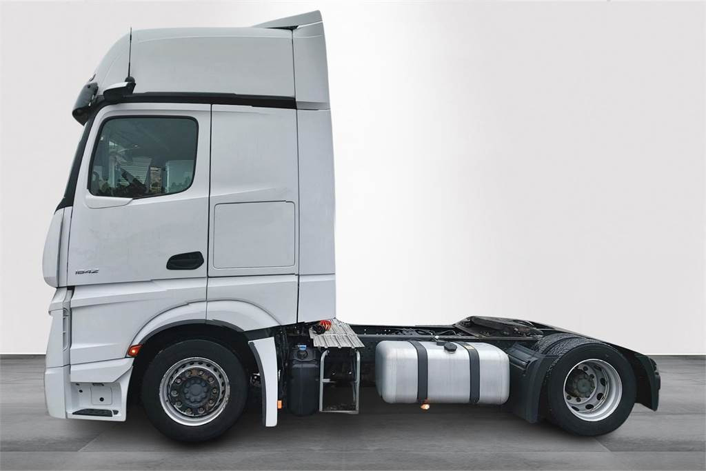 Mercedes-Benz Actros 5L 1842 LSnRL - Tegljač: slika Mercedes-Benz Actros 5L 1842 LSnRL - Tegljač Mercedes-Benz Actros 5L 1842 LSnRL - Tegljač: slika Mercedes-Benz Actros 5L 1842 LSnRL - Tegljač