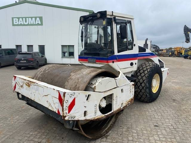 Bomag BW 213 D H-4 BVC - Valjak: slika Bomag BW 213 D H-4 BVC - Valjak Bomag BW 213 D H-4 BVC - Valjak: slika Bomag BW 213 D H-4 BVC - Valjak