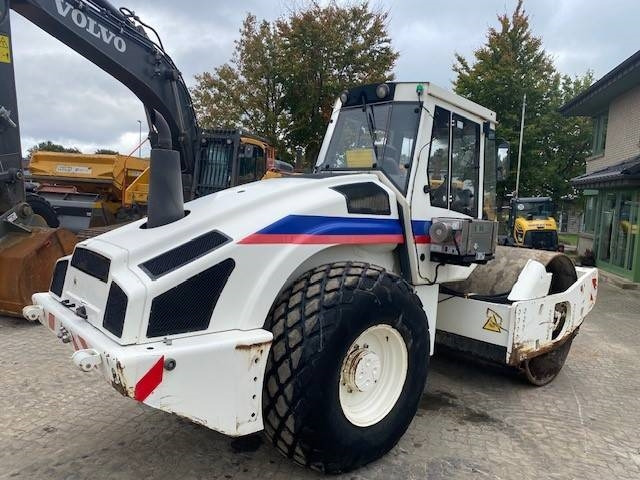 Bomag BW 213 D H-4 BVC - Valjak: slika Bomag BW 213 D H-4 BVC - Valjak Bomag BW 213 D H-4 BVC - Valjak: slika Bomag BW 213 D H-4 BVC - Valjak