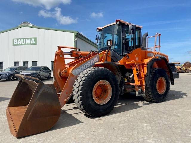 Doosan DL 300-3 (12005349) - Utovarivač na kotačima: slika Doosan DL 300-3 (12005349) - Utovarivač na kotačima Doosan DL 300-3 (12005349) - Utovarivač na kotačima: slika Doosan DL 300-3 (12005349) - Utovarivač na kotačima