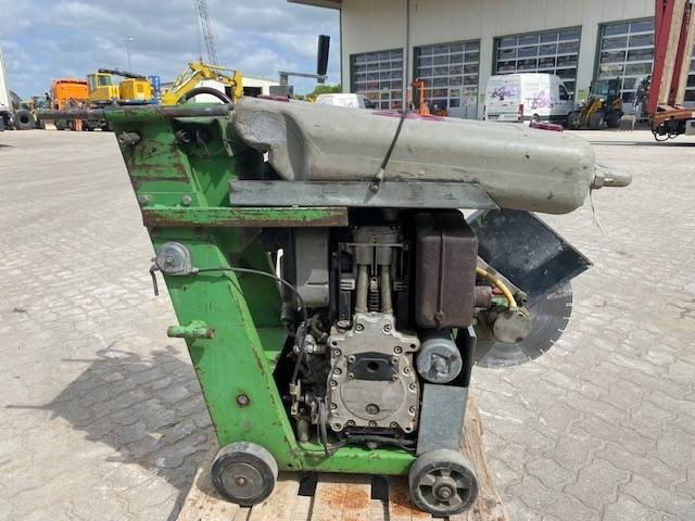 Lissmac FS-16 D/I (12005321) - Građevinski strojevi: slika Lissmac FS-16 D/I (12005321) - Građevinski strojevi Lissmac FS-16 D/I (12005321) - Građevinski strojevi: slika Lissmac FS-16 D/I (12005321) - Građevinski strojevi