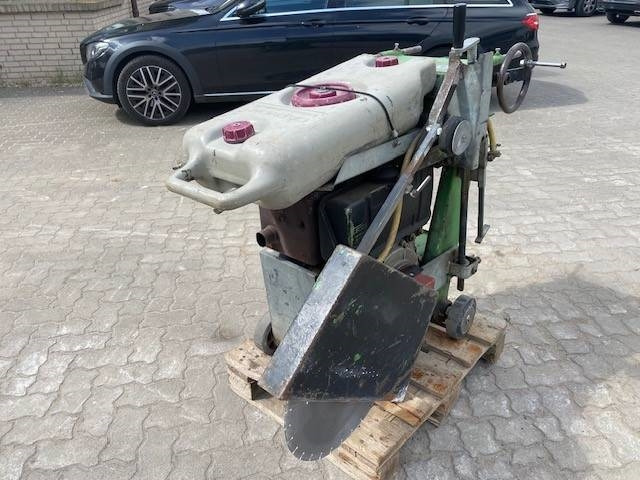 Lissmac FS-16 D/I (12005321) - Građevinski strojevi: slika Lissmac FS-16 D/I (12005321) - Građevinski strojevi Lissmac FS-16 D/I (12005321) - Građevinski strojevi: slika Lissmac FS-16 D/I (12005321) - Građevinski strojevi