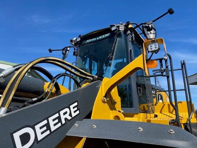 Zakup John Deere 744 P MIETE / RENTAL (12002125) John Deere 744 P MIETE / RENTAL (12002125): slika Zakup John Deere 744 P MIETE / RENTAL (12002125) John Deere 744 P MIETE / RENTAL (12002125)