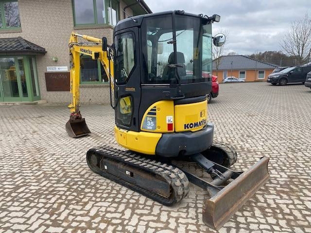 Komatsu PC 35 MR-3 (12005328) - Mini bager: slika Komatsu PC 35 MR-3 (12005328) - Mini bager Komatsu PC 35 MR-3 (12005328) - Mini bager: slika Komatsu PC 35 MR-3 (12005328) - Mini bager
