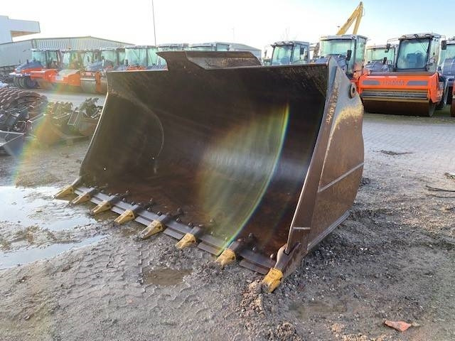 Liebherr (1884) L 586 Schaufel / bucket - Utovarivač na kotačima: slika Liebherr (1884) L 586 Schaufel / bucket - Utovarivač na kotačima Liebherr (1884) L 586 Schaufel / bucket - Utovarivač na kotačima: slika Liebherr (1884) L 586 Schaufel / bucket - Utovarivač na kotačima