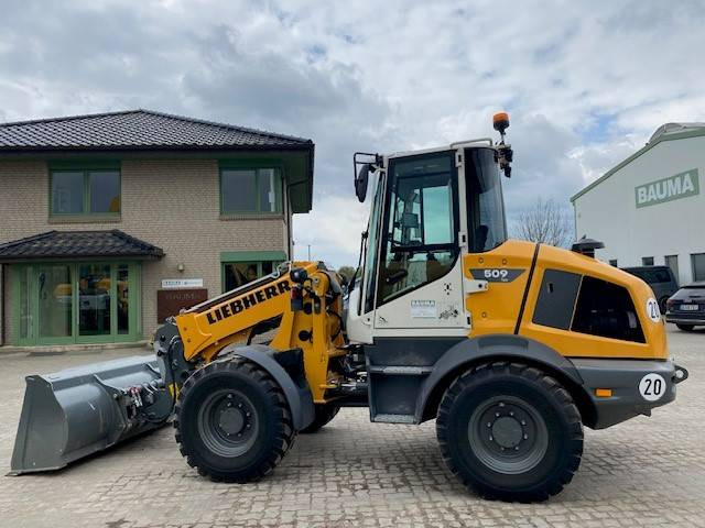 Liebherr L 509 Tele MIETE / RENTAL (12002134) - Teleskopski utovarivač na kotačima: slika Liebherr L 509 Tele MIETE / RENTAL (12002134) - Teleskopski utovarivač na kotačima Liebherr L 509 Tele MIETE / RENTAL (12002134) - Teleskopski utovarivač na kotačima: slika Liebherr L 509 Tele MIETE / RENTAL (12002134) - Teleskopski utovarivač na kotačima