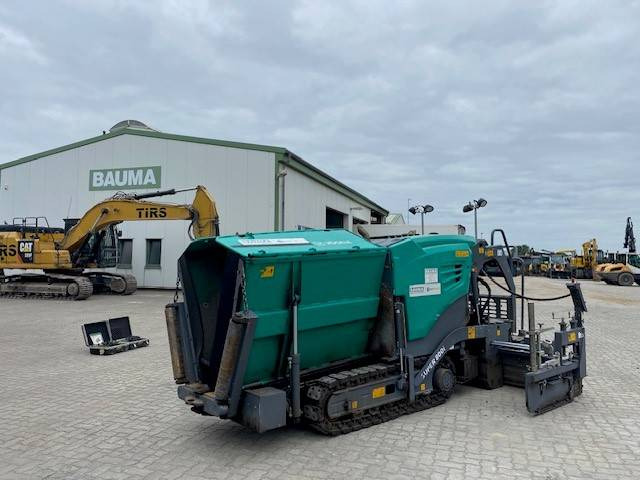 Vögele S 800-3i MIETE / RENTAL (12001592) - Finišer za asfalt: slika Vögele S 800-3i MIETE / RENTAL (12001592) - Finišer za asfalt Vögele S 800-3i MIETE / RENTAL (12001592) - Finišer za asfalt: slika Vögele S 800-3i MIETE / RENTAL (12001592) - Finišer za asfalt
