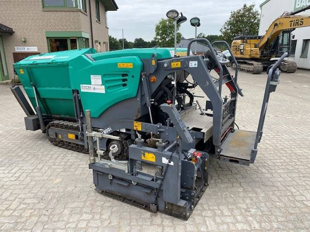 Vögele S 800-3i MIETE / RENTAL (12001592) - Finišer za asfalt: slika Vögele S 800-3i MIETE / RENTAL (12001592) - Finišer za asfalt Vögele S 800-3i MIETE / RENTAL (12001592) - Finišer za asfalt: slika Vögele S 800-3i MIETE / RENTAL (12001592) - Finišer za asfalt