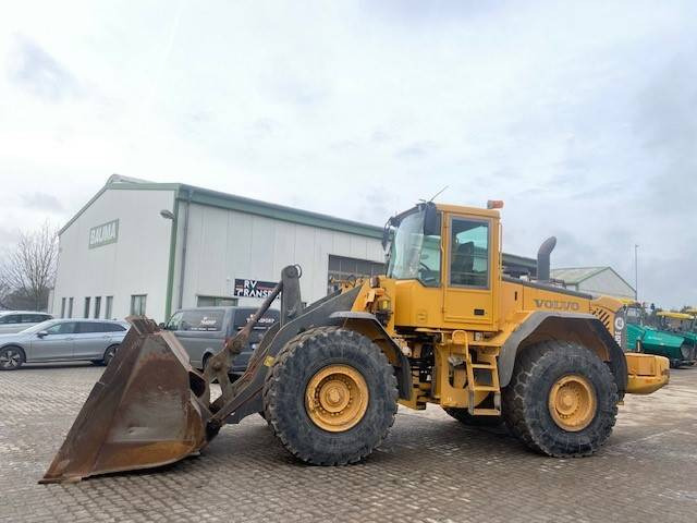 Volvo L 120 E (12005672) - Utovarivač na kotačima: slika Volvo L 120 E (12005672) - Utovarivač na kotačima Volvo L 120 E (12005672) - Utovarivač na kotačima: slika Volvo L 120 E (12005672) - Utovarivač na kotačima