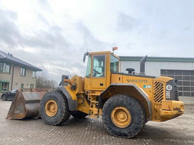 Volvo L 120 E (12005672) - Utovarivač na kotačima: slika Volvo L 120 E (12005672) - Utovarivač na kotačima Volvo L 120 E (12005672) - Utovarivač na kotačima: slika Volvo L 120 E (12005672) - Utovarivač na kotačima