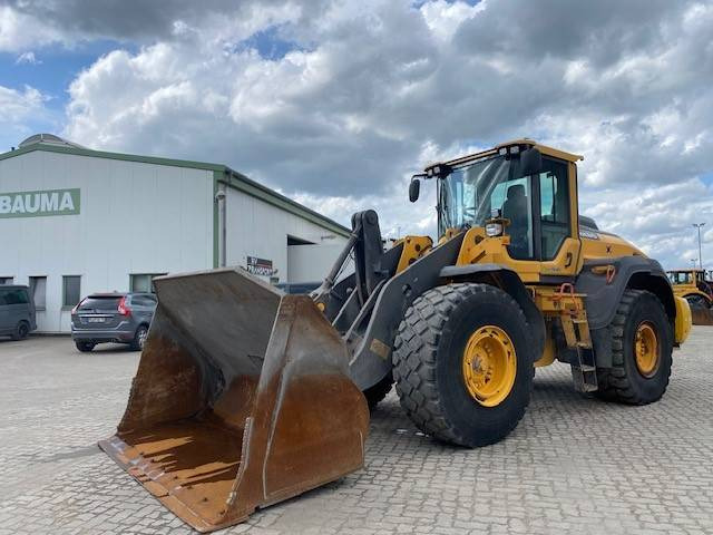 Zakup Volvo L 120 H MIETE / RENTAL (12001931) Volvo L 120 H MIETE / RENTAL (12001931): slika Zakup Volvo L 120 H MIETE / RENTAL (12001931) Volvo L 120 H MIETE / RENTAL (12001931)