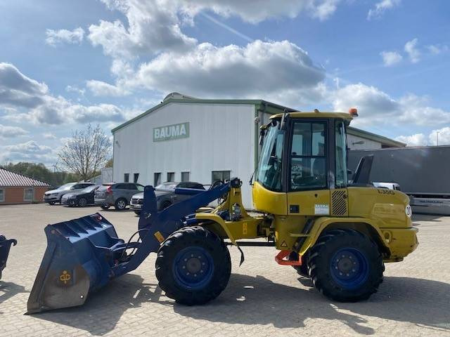 Volvo L 35 G MIETE / RENTAL (12002209) - Utovarivač na kotačima: slika Volvo L 35 G MIETE / RENTAL (12002209) - Utovarivač na kotačima Volvo L 35 G MIETE / RENTAL (12002209) - Utovarivač na kotačima: slika Volvo L 35 G MIETE / RENTAL (12002209) - Utovarivač na kotačima