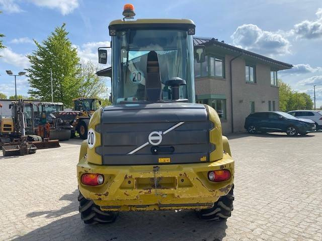 Volvo L 35 G MIETE / RENTAL (12002209) - Utovarivač na kotačima: slika Volvo L 35 G MIETE / RENTAL (12002209) - Utovarivač na kotačima Volvo L 35 G MIETE / RENTAL (12002209) - Utovarivač na kotačima: slika Volvo L 35 G MIETE / RENTAL (12002209) - Utovarivač na kotačima