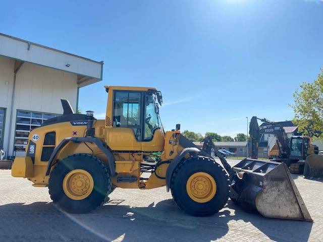 Volvo L 60 H MIETE / RENTAL (12005370) - Utovarivač na kotačima: slika Volvo L 60 H MIETE / RENTAL (12005370) - Utovarivač na kotačima Volvo L 60 H MIETE / RENTAL (12005370) - Utovarivač na kotačima: slika Volvo L 60 H MIETE / RENTAL (12005370) - Utovarivač na kotačima