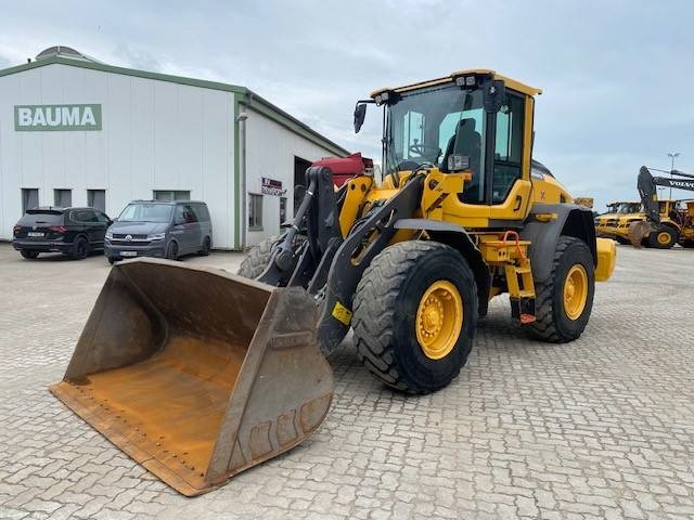 Volvo L 70 H MIETE / RENTAL (12005472) - Utovarivač na kotačima: slika Volvo L 70 H MIETE / RENTAL (12005472) - Utovarivač na kotačima Volvo L 70 H MIETE / RENTAL (12005472) - Utovarivač na kotačima: slika Volvo L 70 H MIETE / RENTAL (12005472) - Utovarivač na kotačima