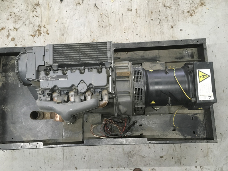 Deutz BF4L2011 GENERATOR 40KVA NEW - Generatorski set: slika Deutz BF4L2011 GENERATOR 40KVA NEW - Generatorski set Deutz BF4L2011 GENERATOR 40KVA NEW - Generatorski set: slika Deutz BF4L2011 GENERATOR 40KVA NEW - Generatorski set