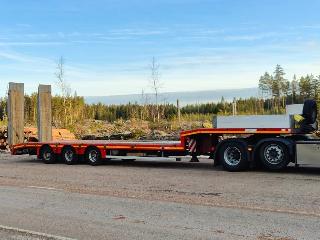 MAX Trailer ppv - Poluprikolica s niskim utovarivačem: slika MAX Trailer ppv - Poluprikolica s niskim utovarivačem MAX Trailer ppv - Poluprikolica s niskim utovarivačem: slika MAX Trailer ppv - Poluprikolica s niskim utovarivačem