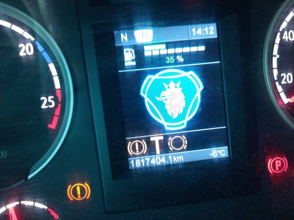 Kamion s otvorenim sandukom Scania R 560: slika Kamion s otvorenim sandukom Scania R 560